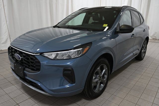 Used 2023 Ford Escape ST-Line w/ Tech Pack #1 AWD/4WD image 17
