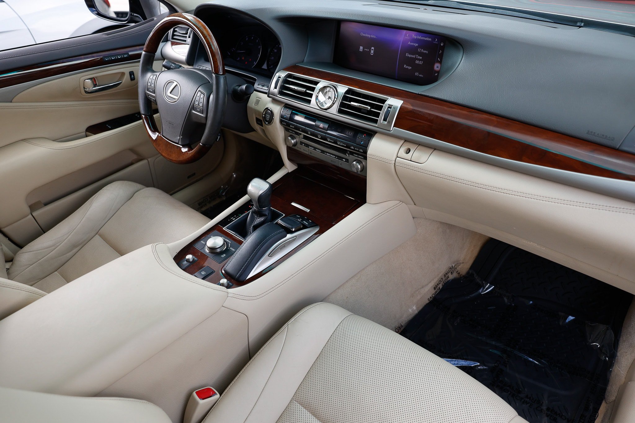 Used 2016 Lexus LS 460 w/ Comfort Package RWD image 23
