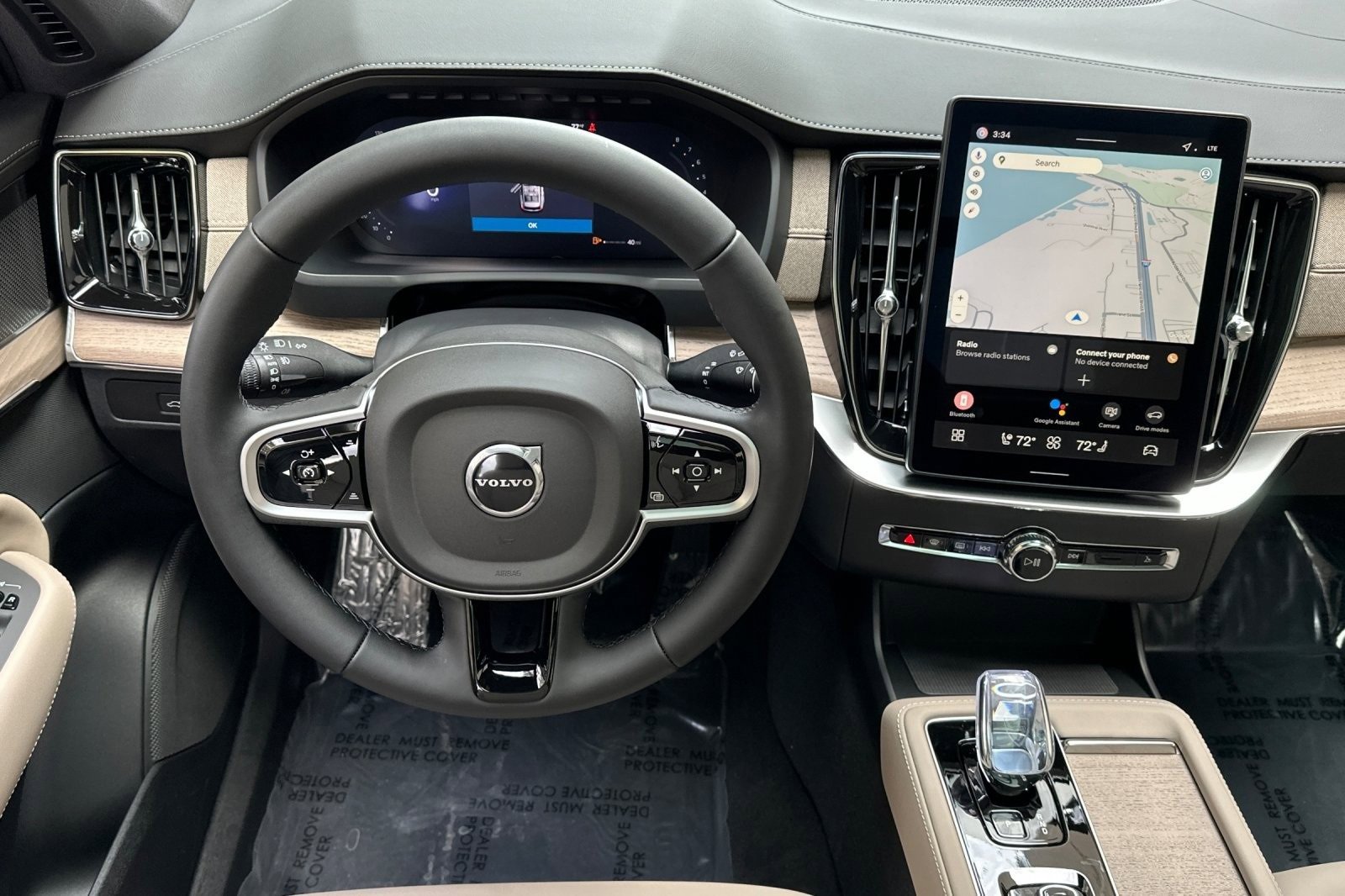 New 2026 Volvo XC90 B6 Plus w/ Protection Package Premier image 16