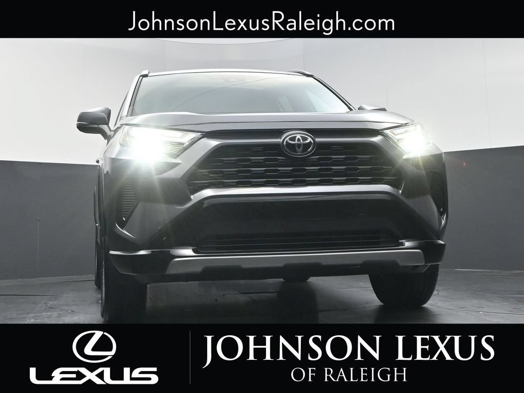 Used 2025 Toyota RAV4 SE AWD/4WD image 16