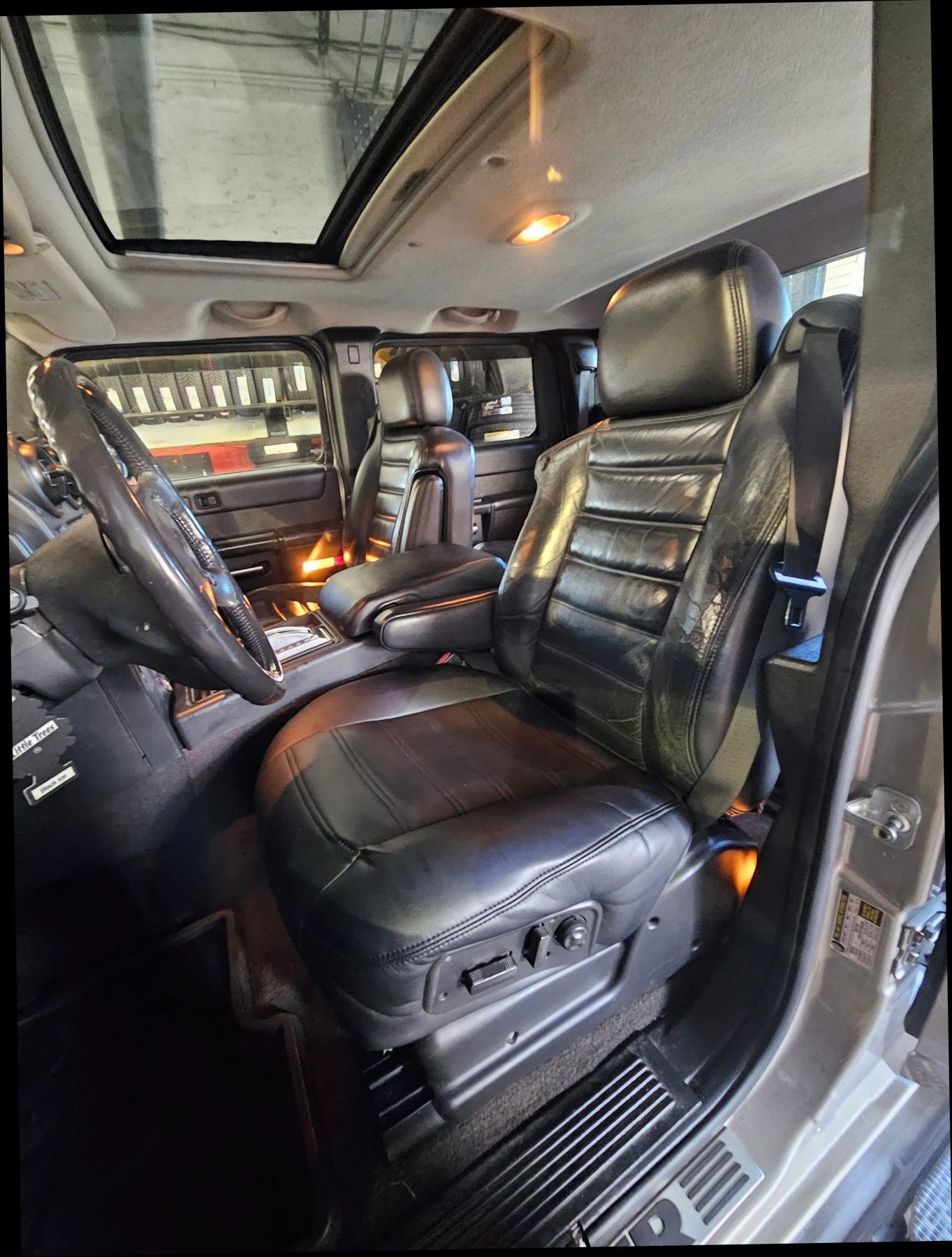 Used 2005 HUMMER H2 SUT w/ Preferred Equipment Group image 31
