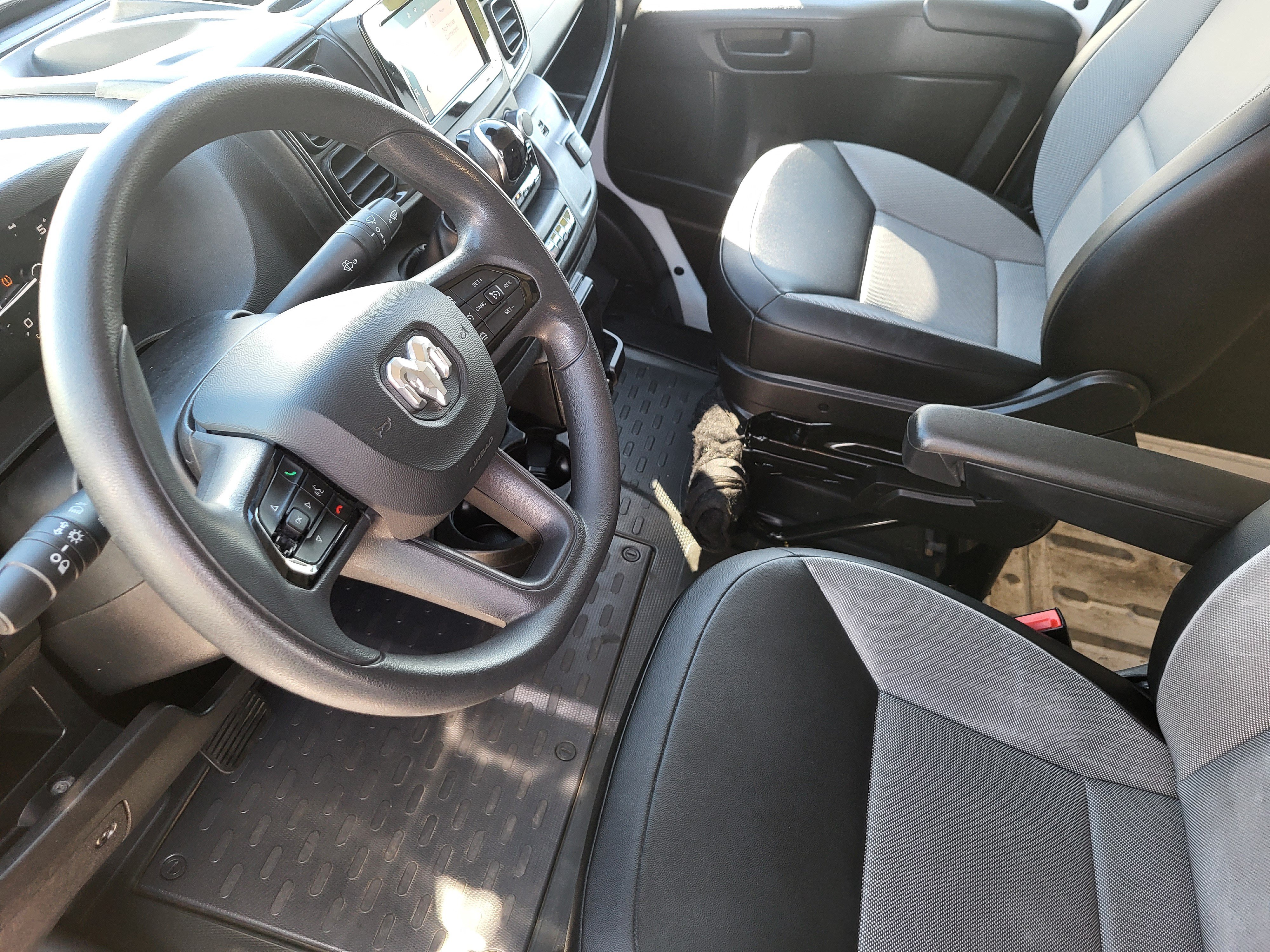 Used 2025 RAM ProMaster 2500 w/ Convenience Group FWD image 12