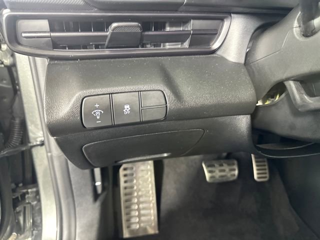 Certified 2025 Hyundai Elantra Sport image 19