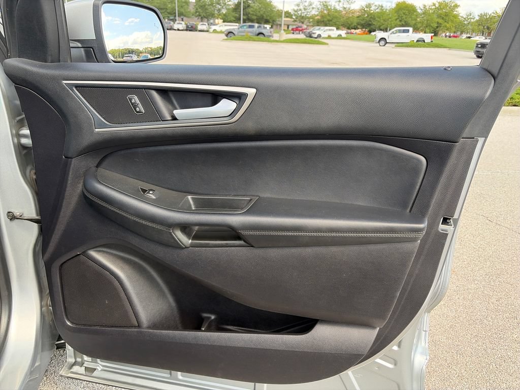 Used 2021 Ford Edge SEL w/ Convenience Package AWD/4WD image 9