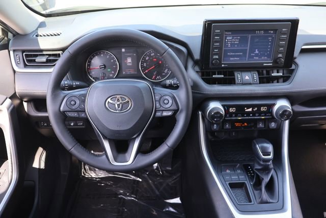 Used 2020 Toyota RAV4 XLE Premium image 17
