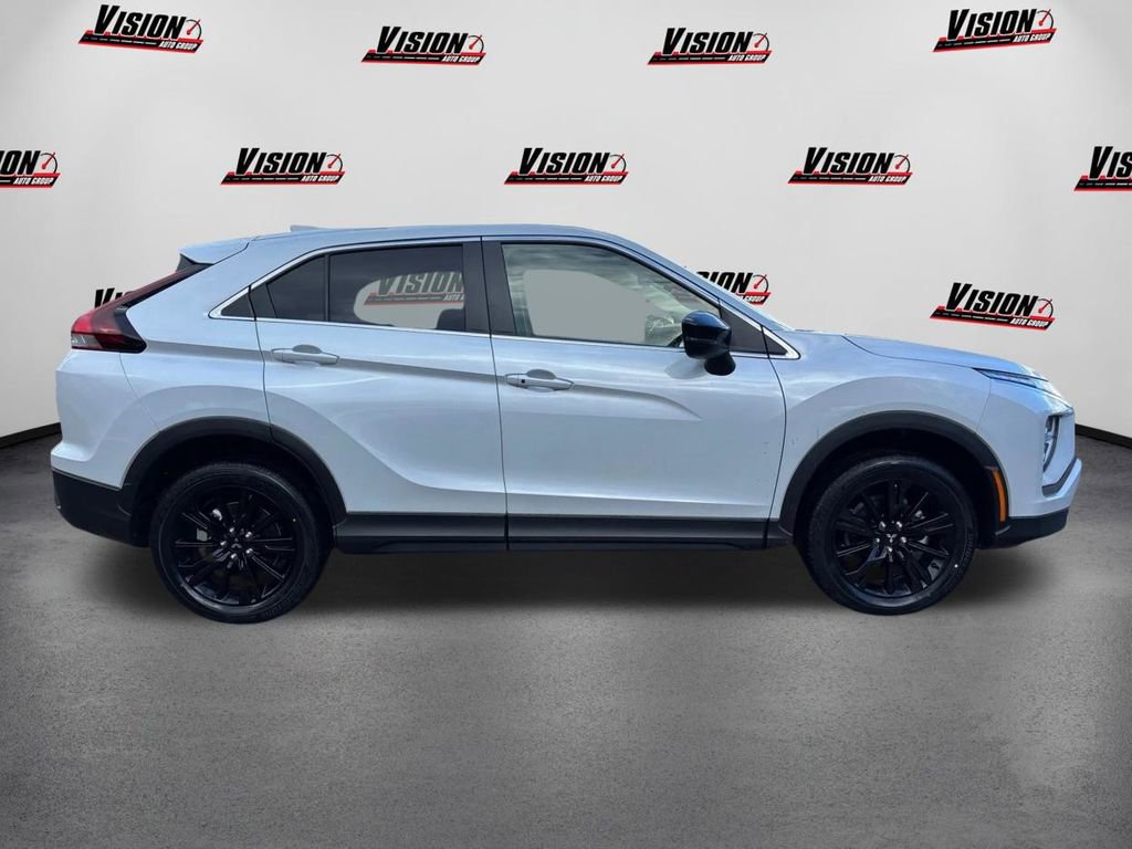 Used 2024 Mitsubishi Eclipse Cross LE AWD/4WD image 4