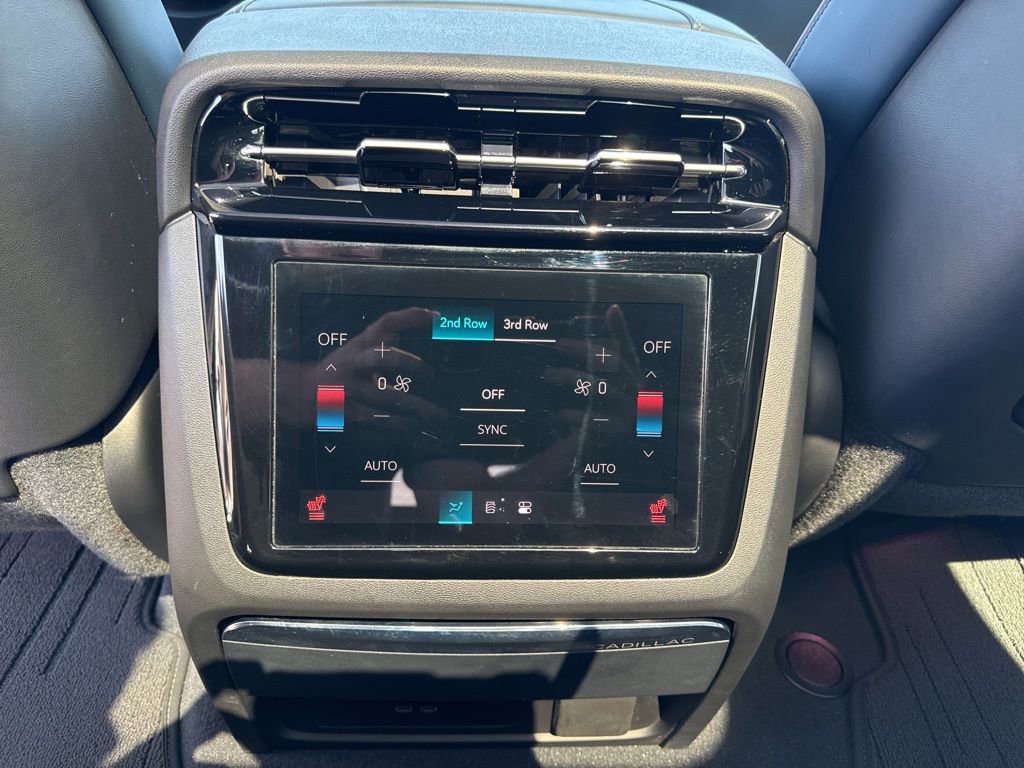 Used 2025 Cadillac Escalade IQ Luxury 2 w/ LPO, Premium Carpet Package AWD/4WD image 14