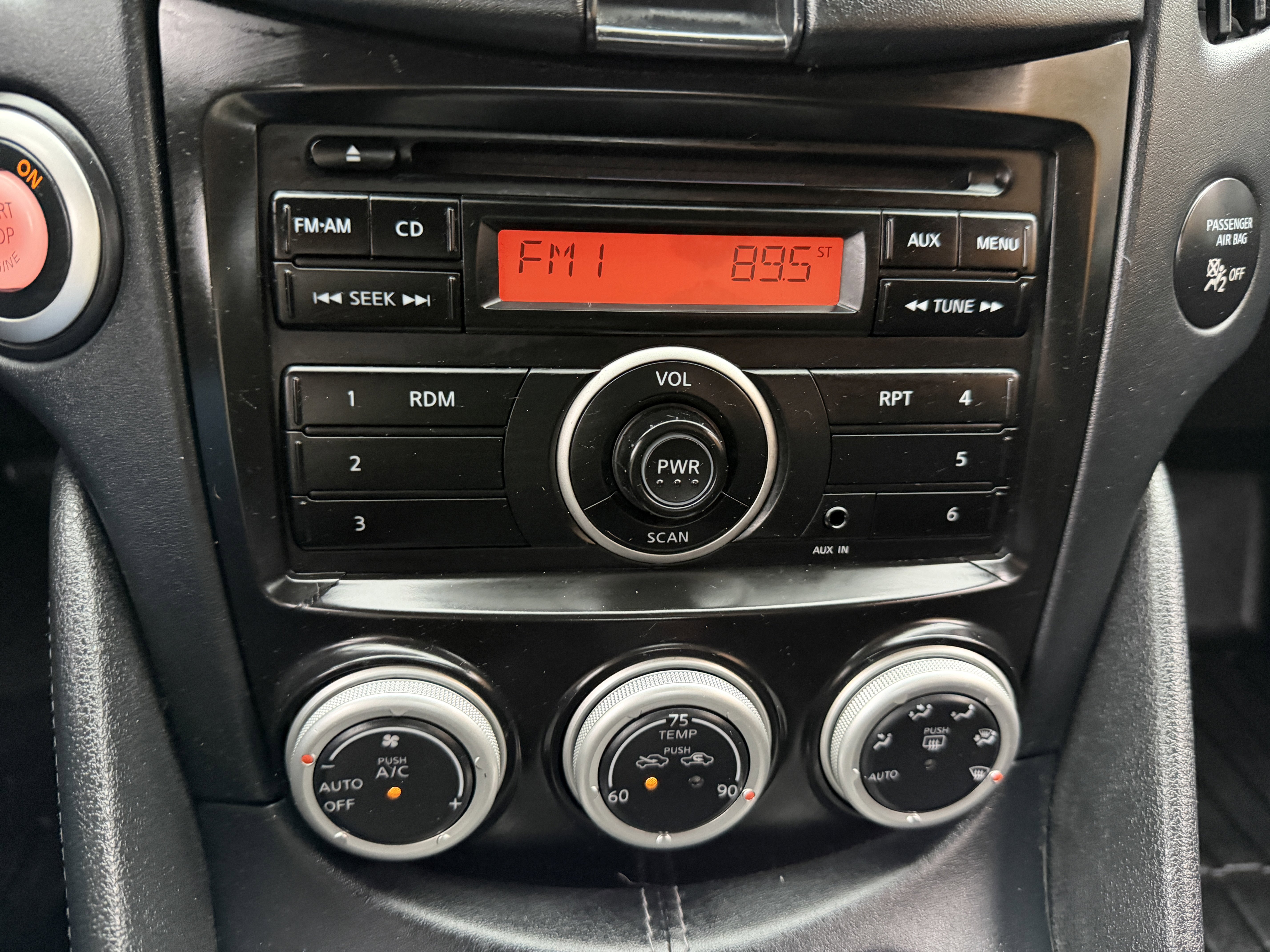 Used 2011 Nissan 370Z Coupe image 25