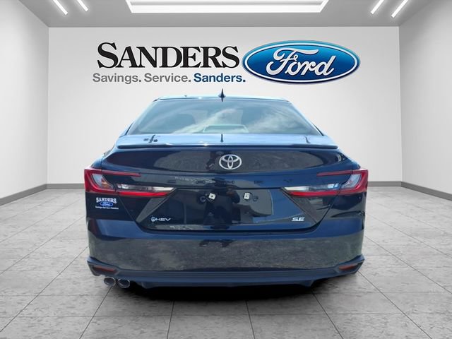 Used 2025 Toyota Camry SE FWD image 3