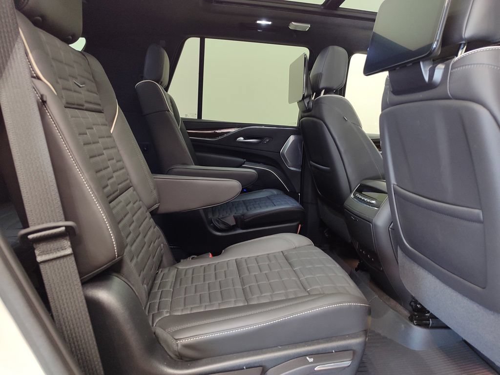 Used 2023 Cadillac Escalade Sport Platinum w/ LPO, ONYX Package AWD/4WD image 24