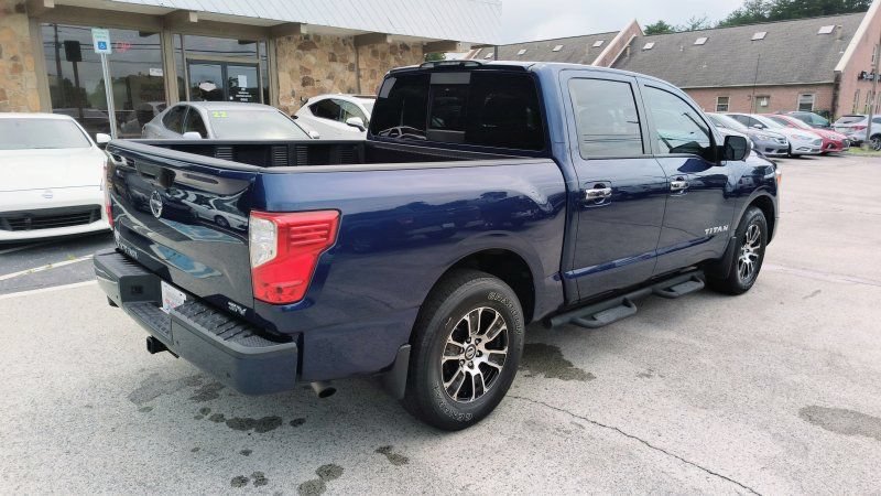 Used 2021 Nissan Titan SV w/ SV Convenience Package RWD image 5