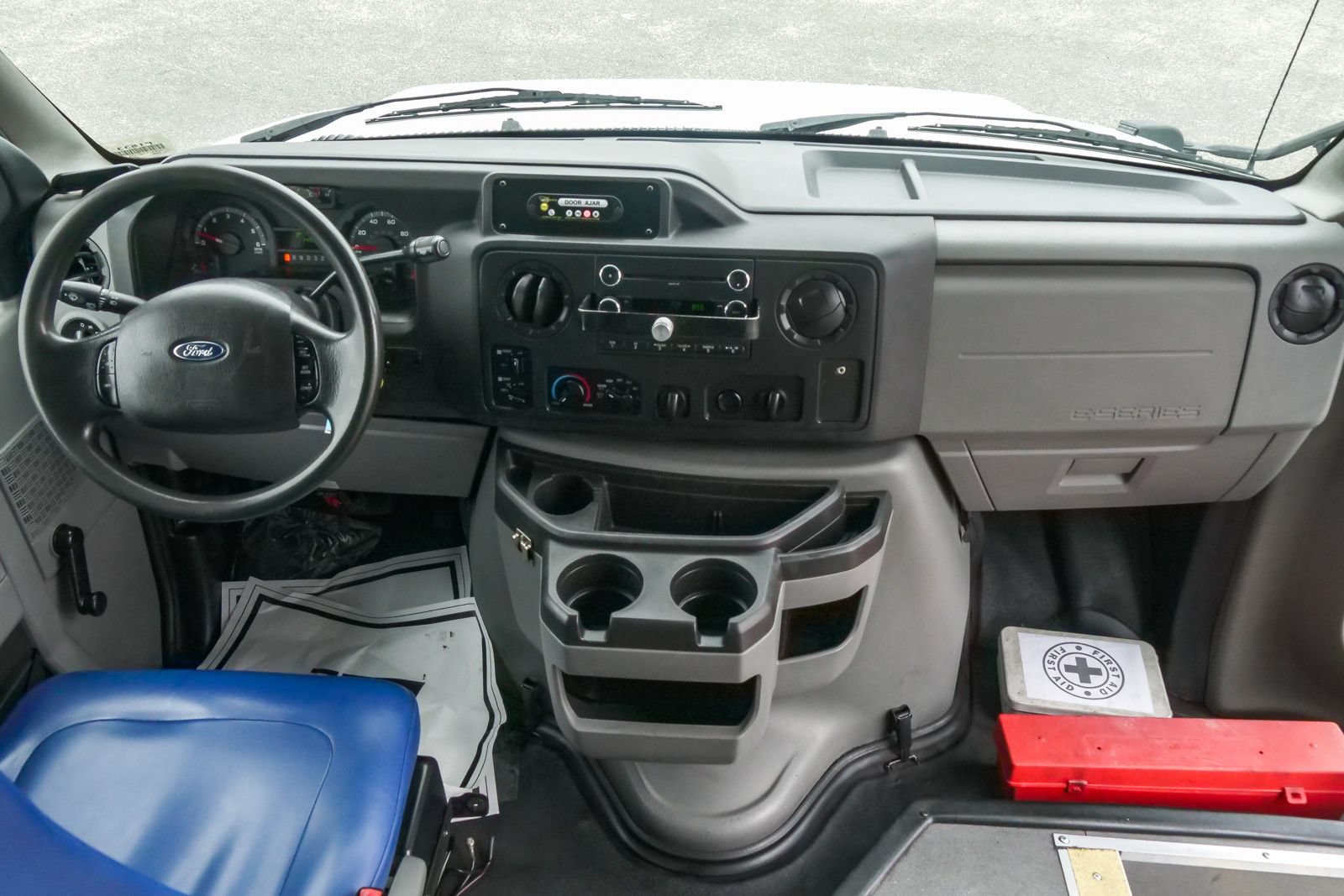 Used 2013 Ford E-450 and Econoline 450 Super Duty w/ Shuttle Bus Prep Pkg RWD image 11