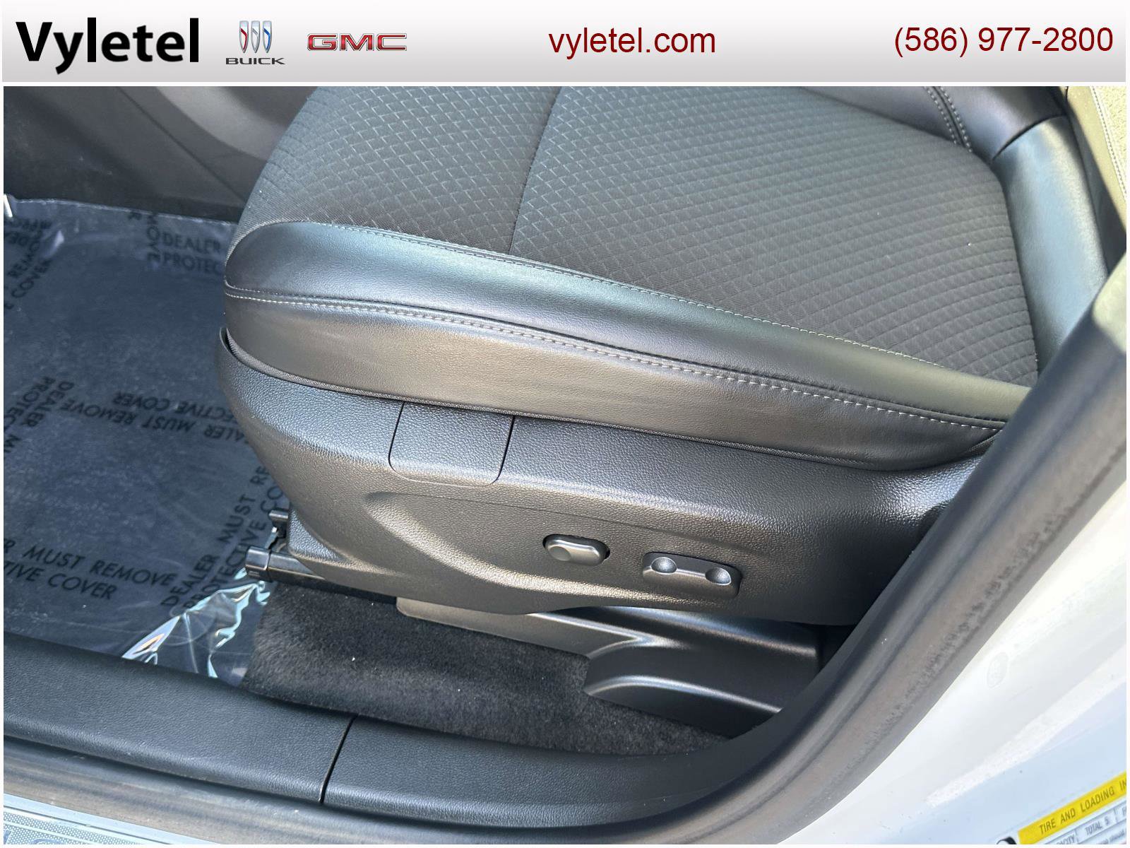 Certified 2021 Buick Encore Preferred w/ Safety Package image 18