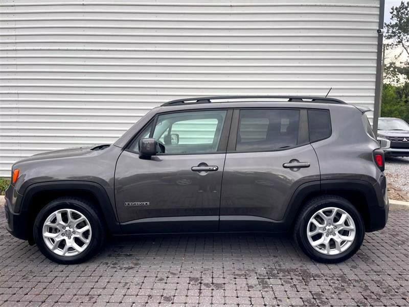 Used 2017 Jeep Renegade Latitude image 2