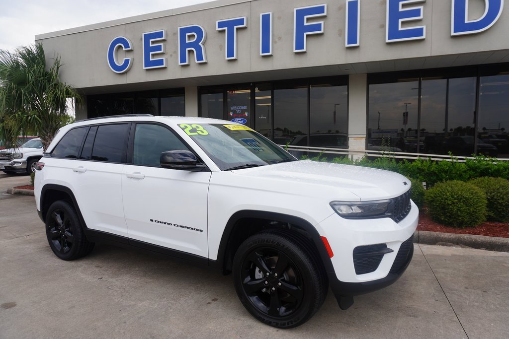 Used 2023 Jeep Grand Cherokee Altitude