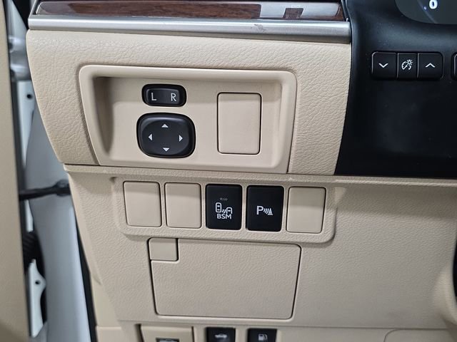 Used 2013 Lexus ES 350 w/ Luxury Pkg image 26