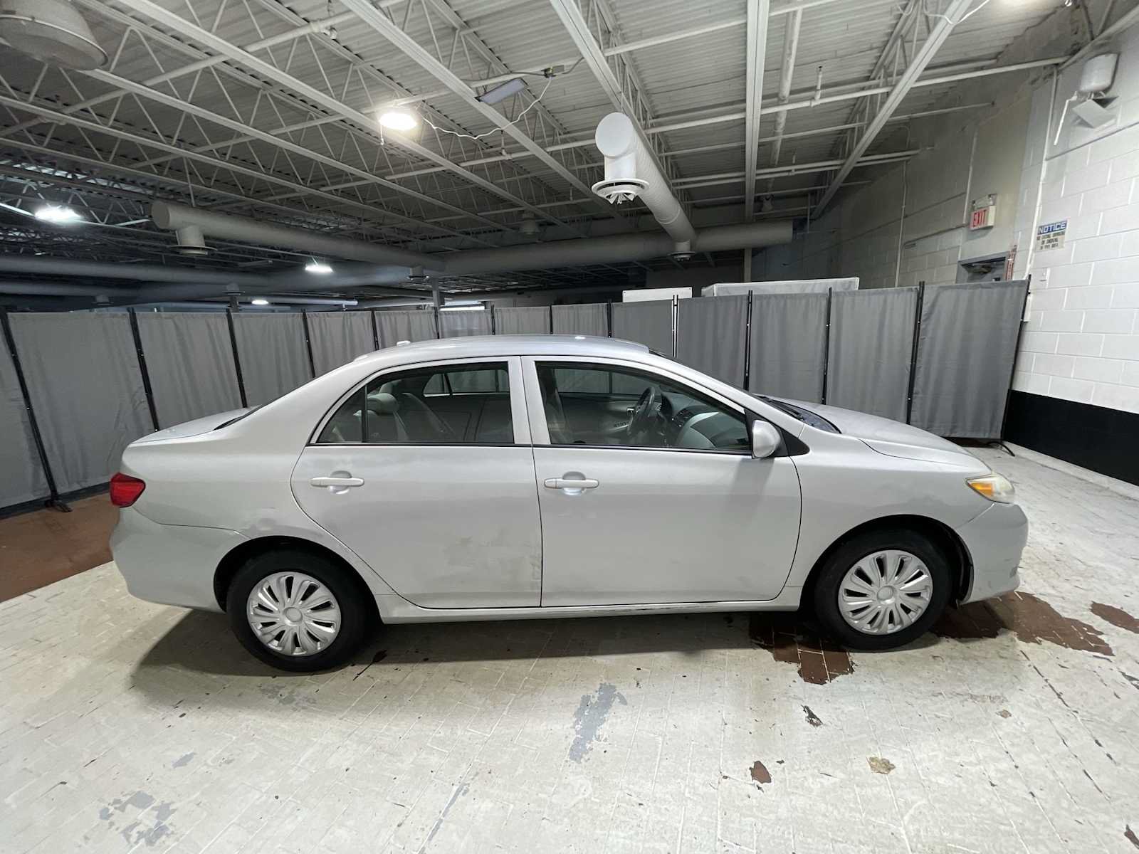 Used 2010 Toyota Corolla LE FWD image 26