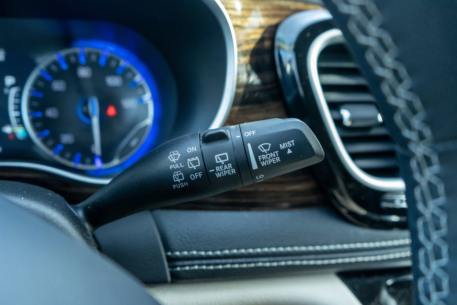 Used 2024 Chrysler Pacifica Limited image 27