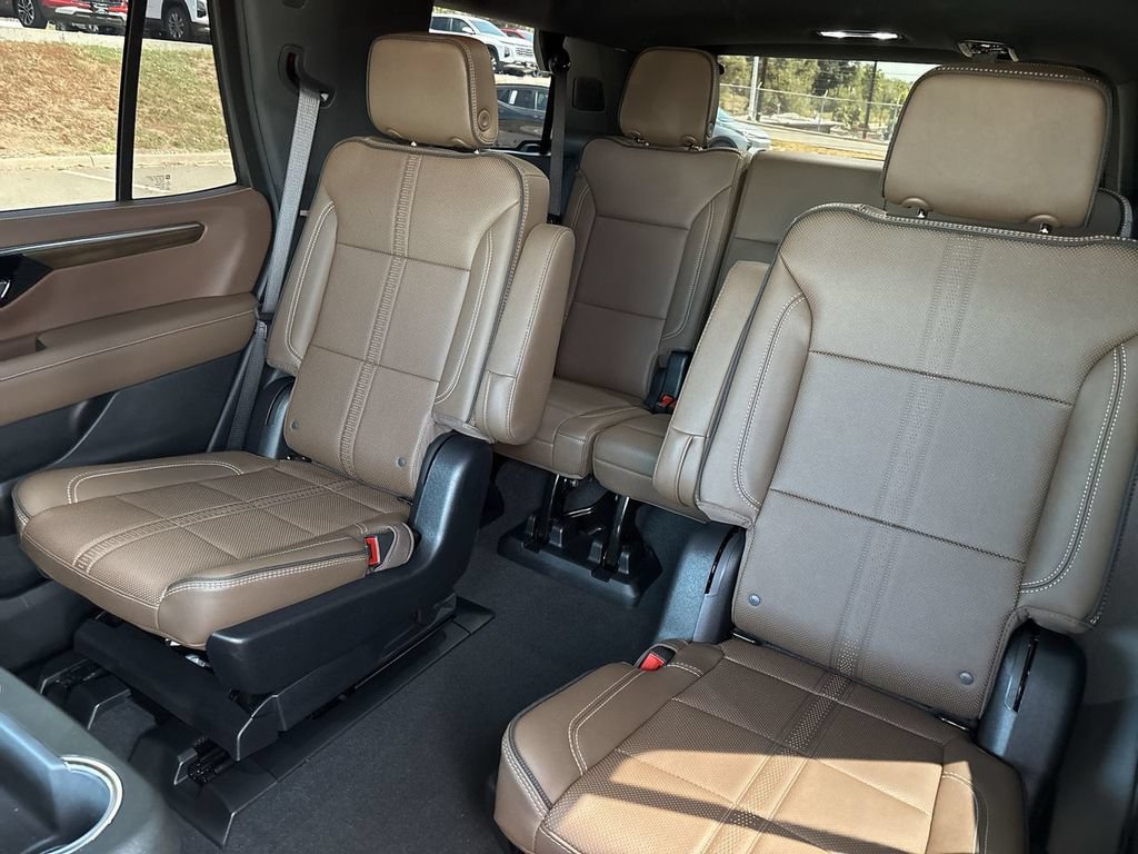 Certified 2026 Chevrolet Tahoe High Country w/ Sun And Tow Package AWD/4WD image 31