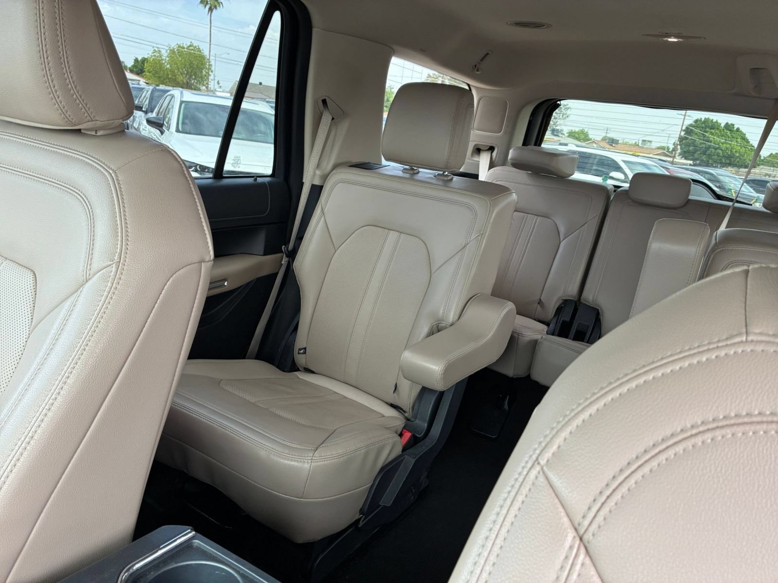 Used 2024 Ford Expedition Limited RWD image 44