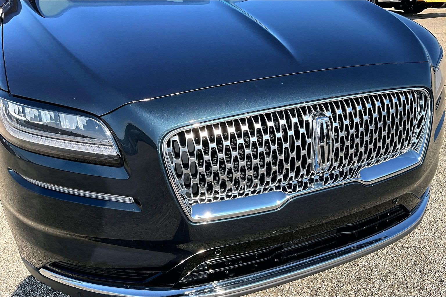 Used 2023 Lincoln Nautilus Reserve w/ Equipment Group 201A AWD/4WD image 31