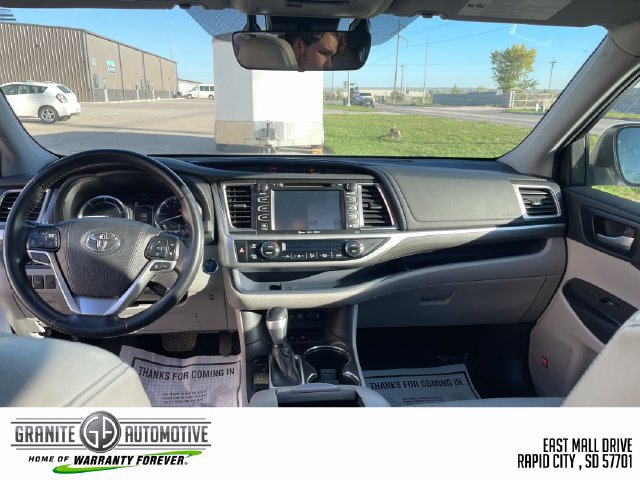 Used 2019 Toyota Highlander Limited Platinum AWD/4WD image 20