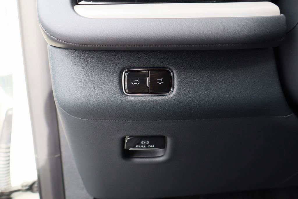 Used 2025 Lincoln Navigator L Reserve w/ Jet Appearance Package image 12