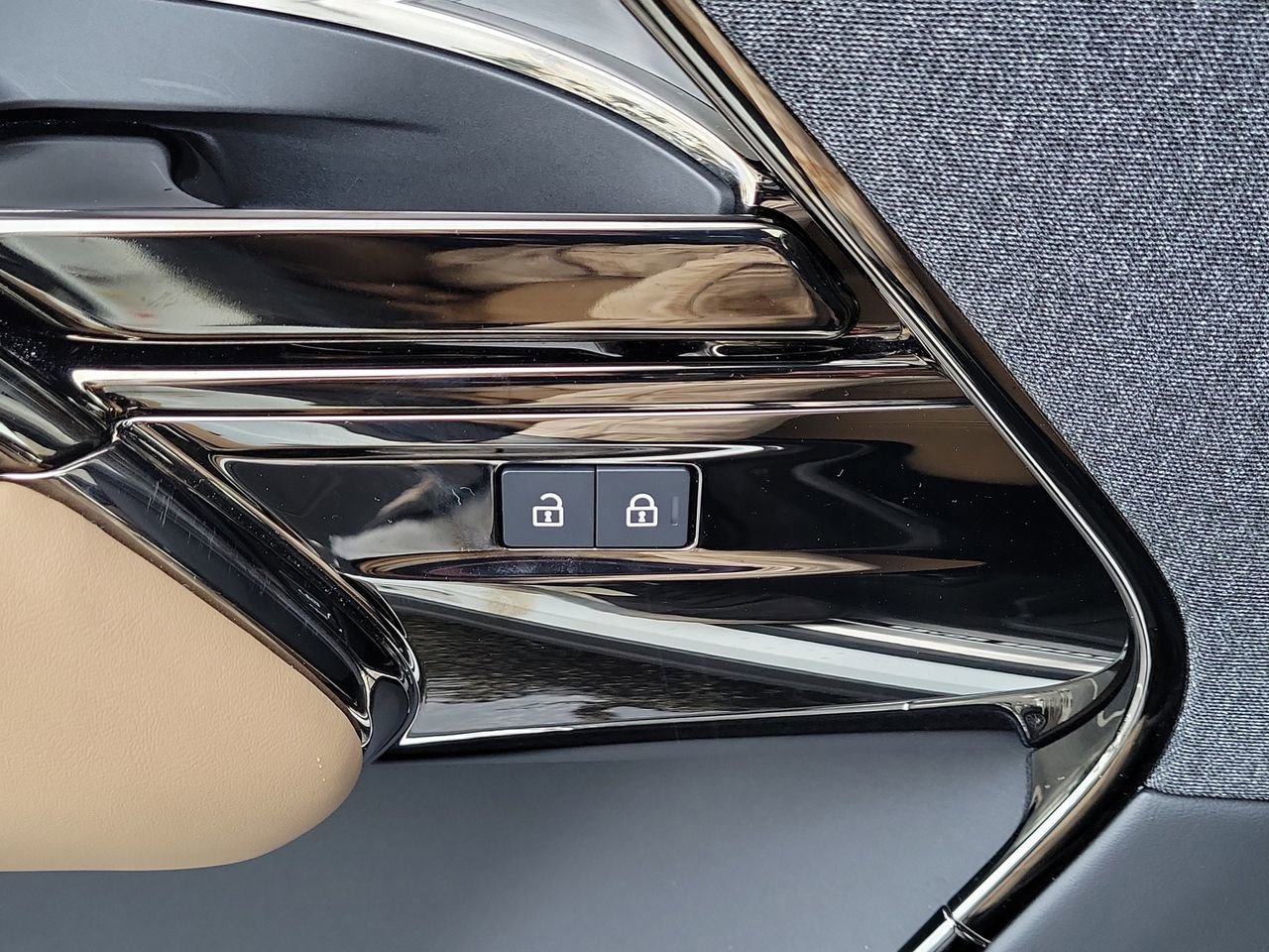 Used 2025 Land Rover Range Rover Sport SE image 27