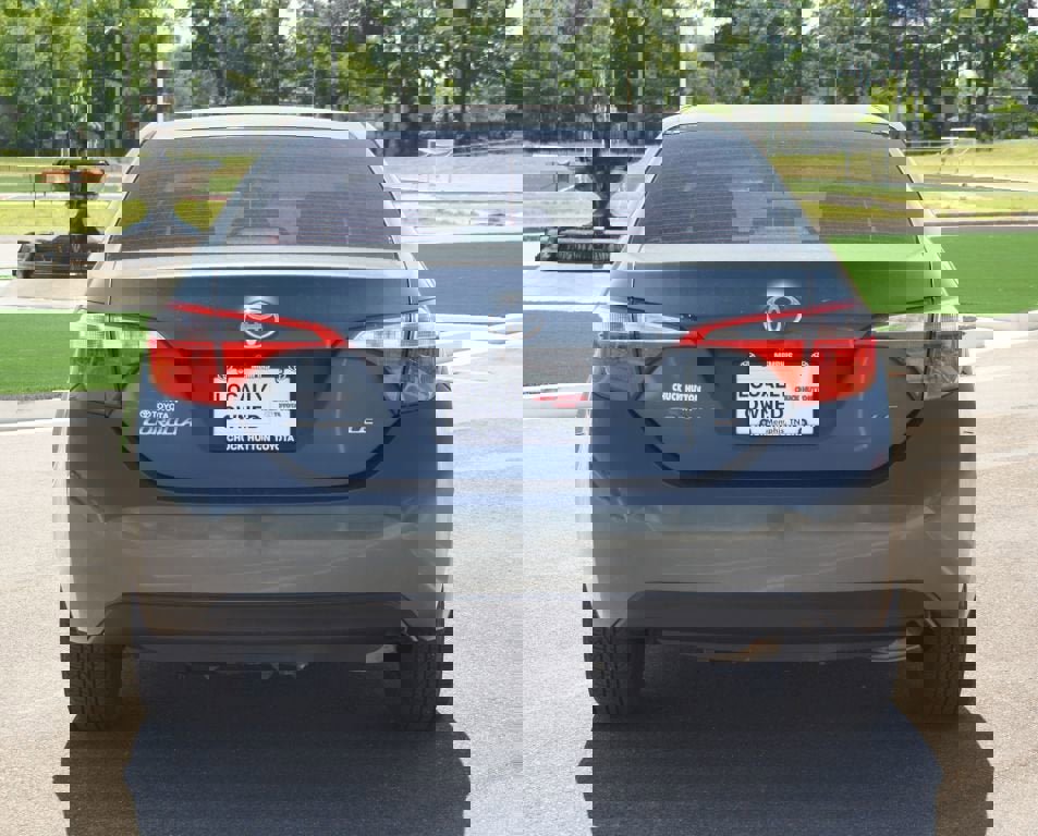 Used 2016 Toyota Corolla LE FWD image 11