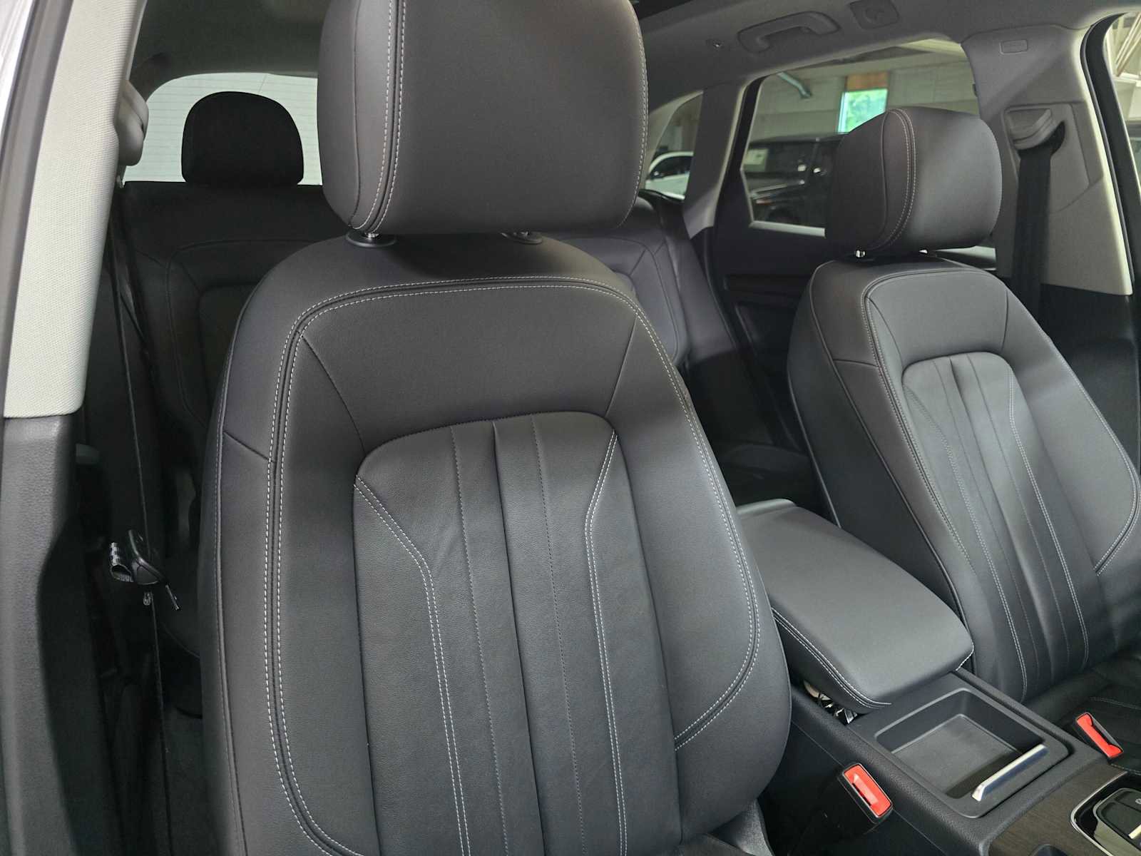 Used 2022 Audi Q5 2.0T Premium w/ Convenience Package image 11