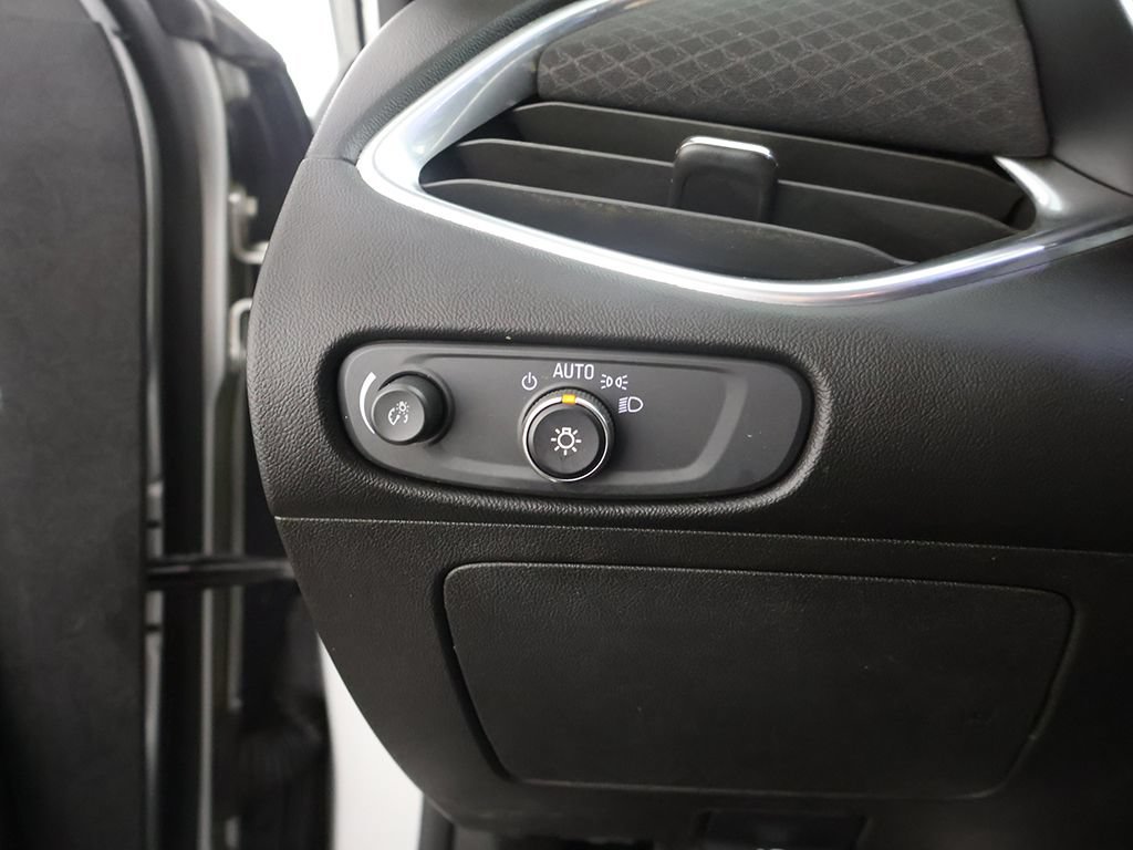Used 2021 Chevrolet Malibu LT FWD image 34