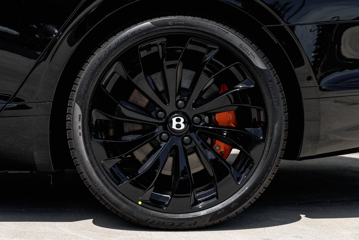 New 2025 Bentley Flying Spur Plug-In Hybrid image 16