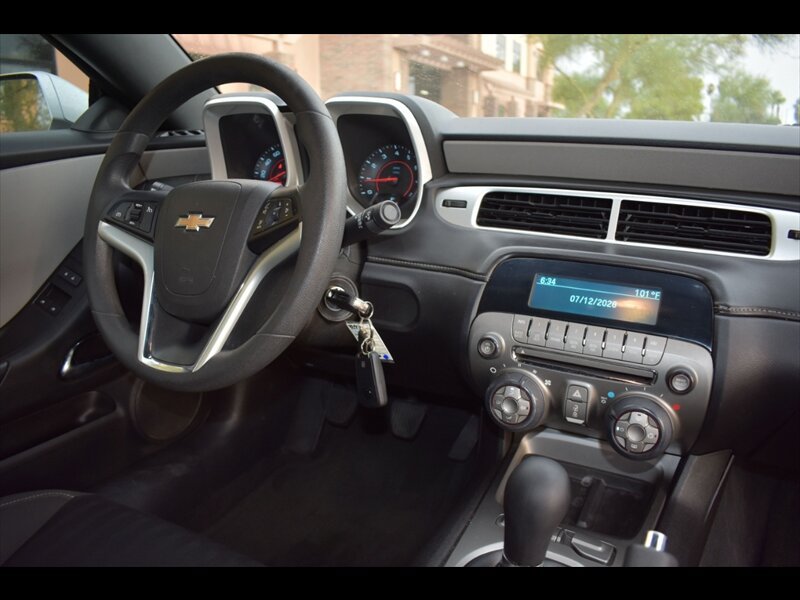 Used 2015 Chevrolet Camaro LS RWD image 30