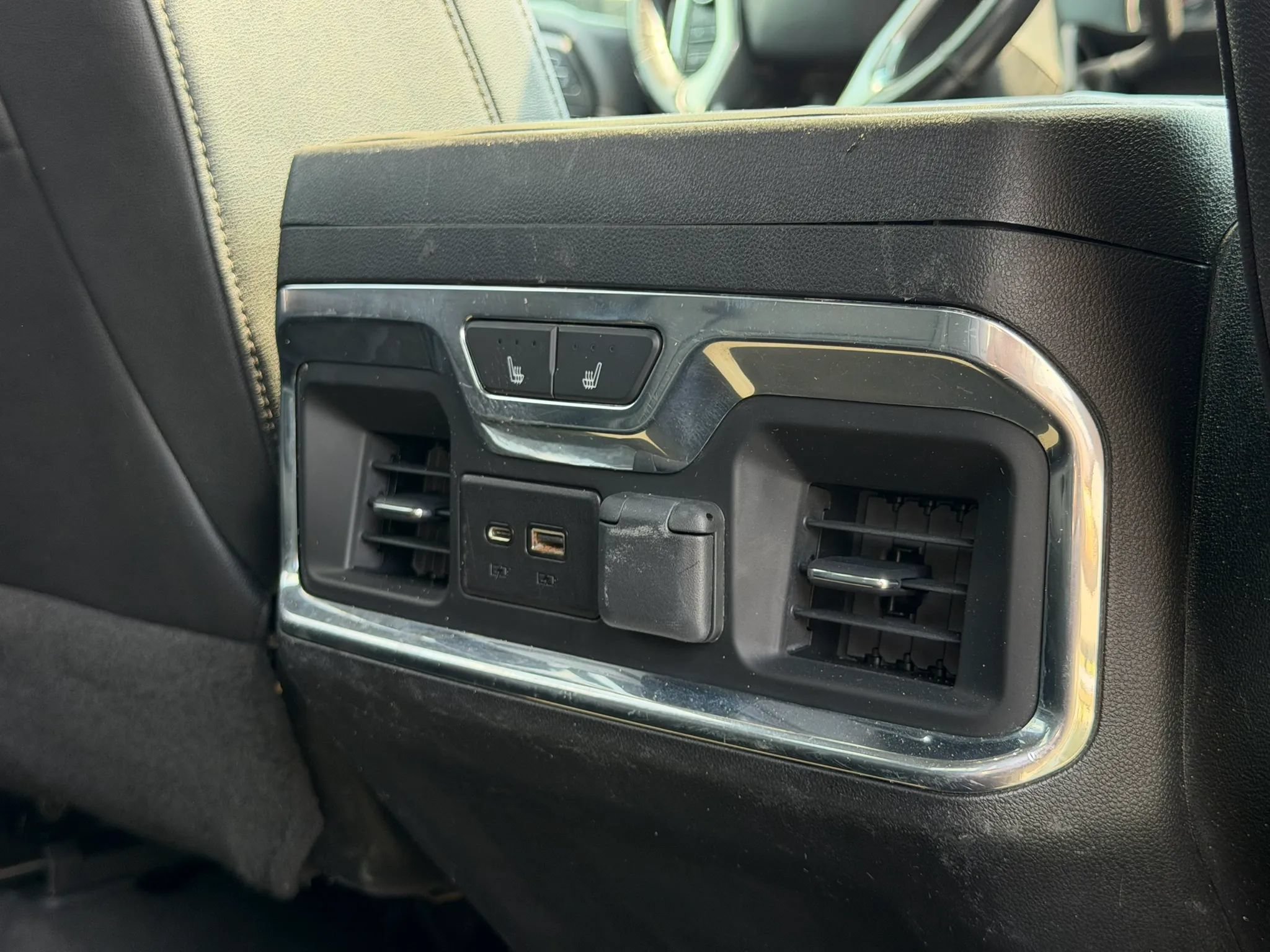 Used 2022 Chevrolet Silverado 2500 LTZ w/ LTZ Convenience Package AWD/4WD image 17