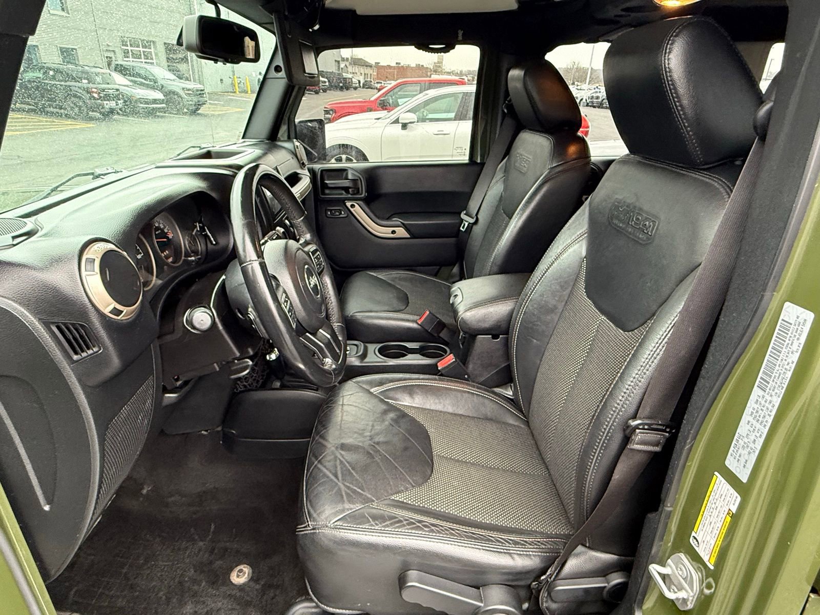 Used 2016 Jeep Wrangler Unlimited Sahara image 12