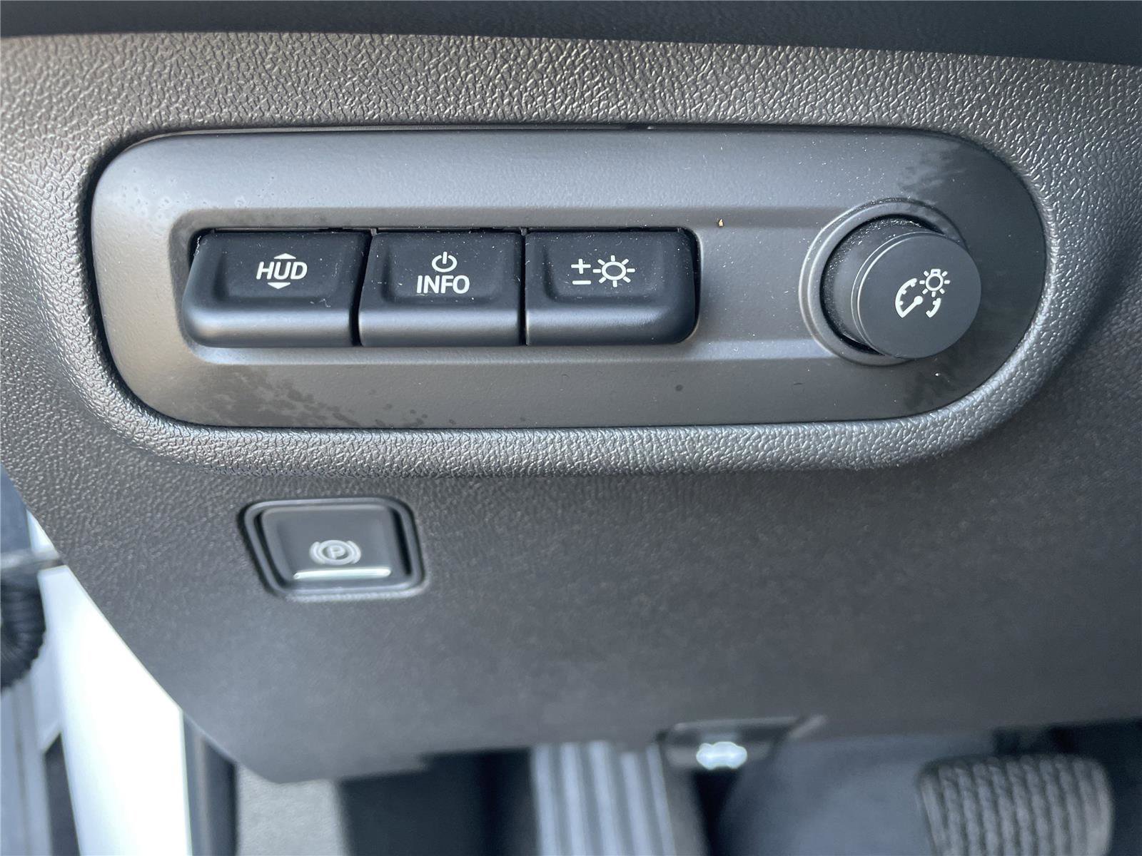 Used 2022 GMC Terrain SLT w/ Infotainment Package II AWD/4WD image 12