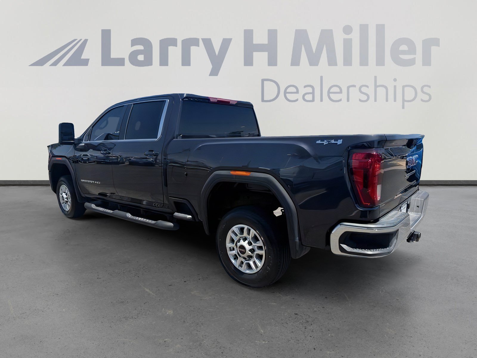 Used 2026 GMC Sierra 2500 SLE AWD/4WD image 3