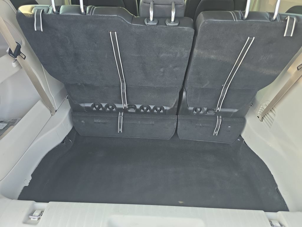 Used 2023 Chrysler Pacifica Touring-L FWD image 9
