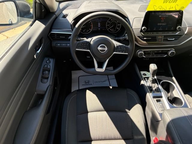 Used 2024 Nissan Altima 2.5 SV AWD/4WD image 35