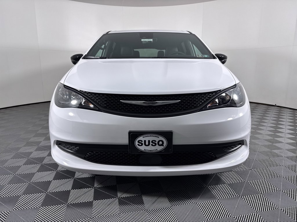 New 2026 Chrysler Voyager LX FWD image 2