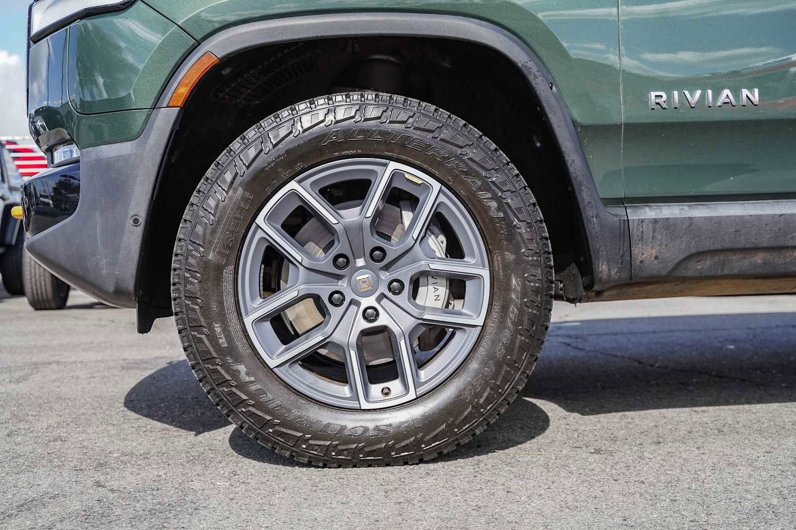 Used 2023 Rivian R1T Adventure image 9