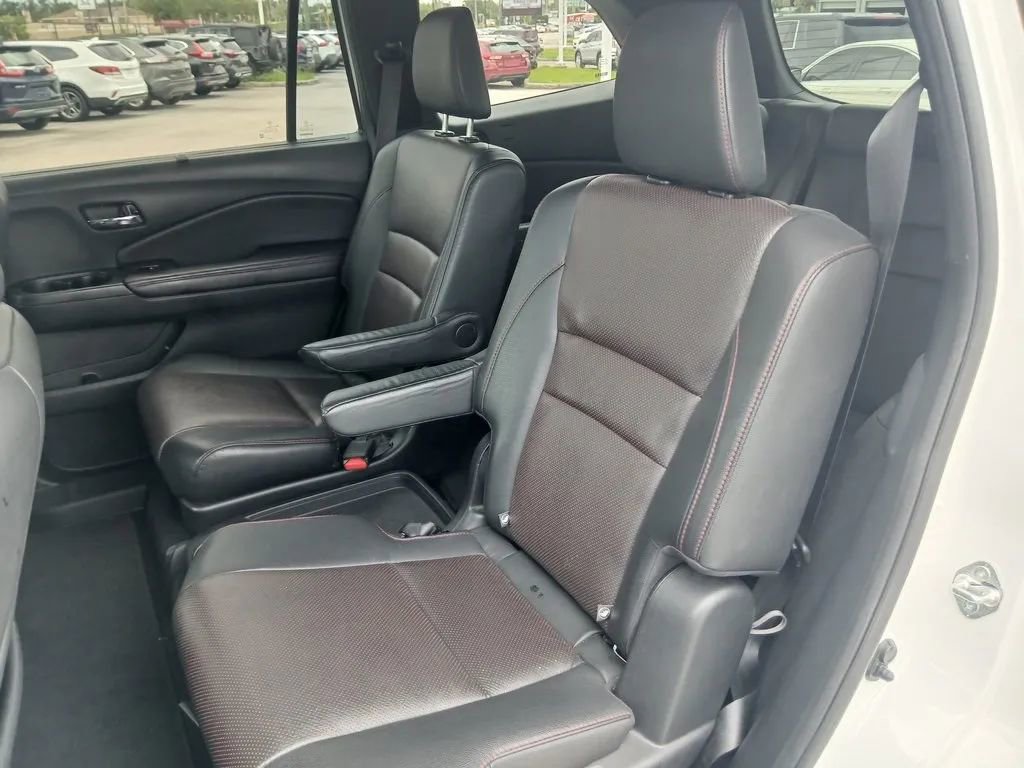 Used 2022 Honda Pilot Black Edition image 11