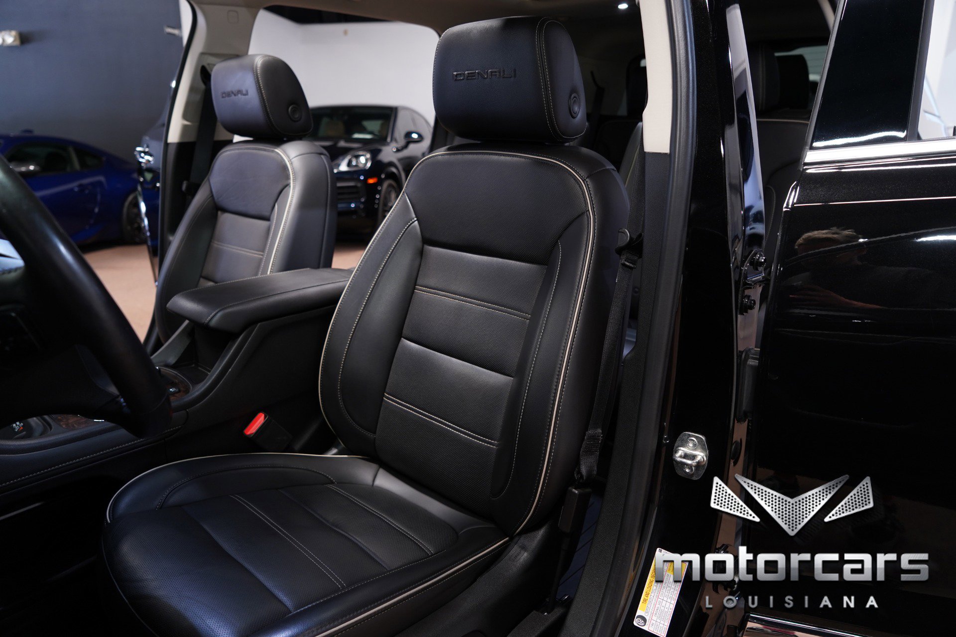 Used 2021 GMC Acadia Denali w/ Denali Technology Package image 27