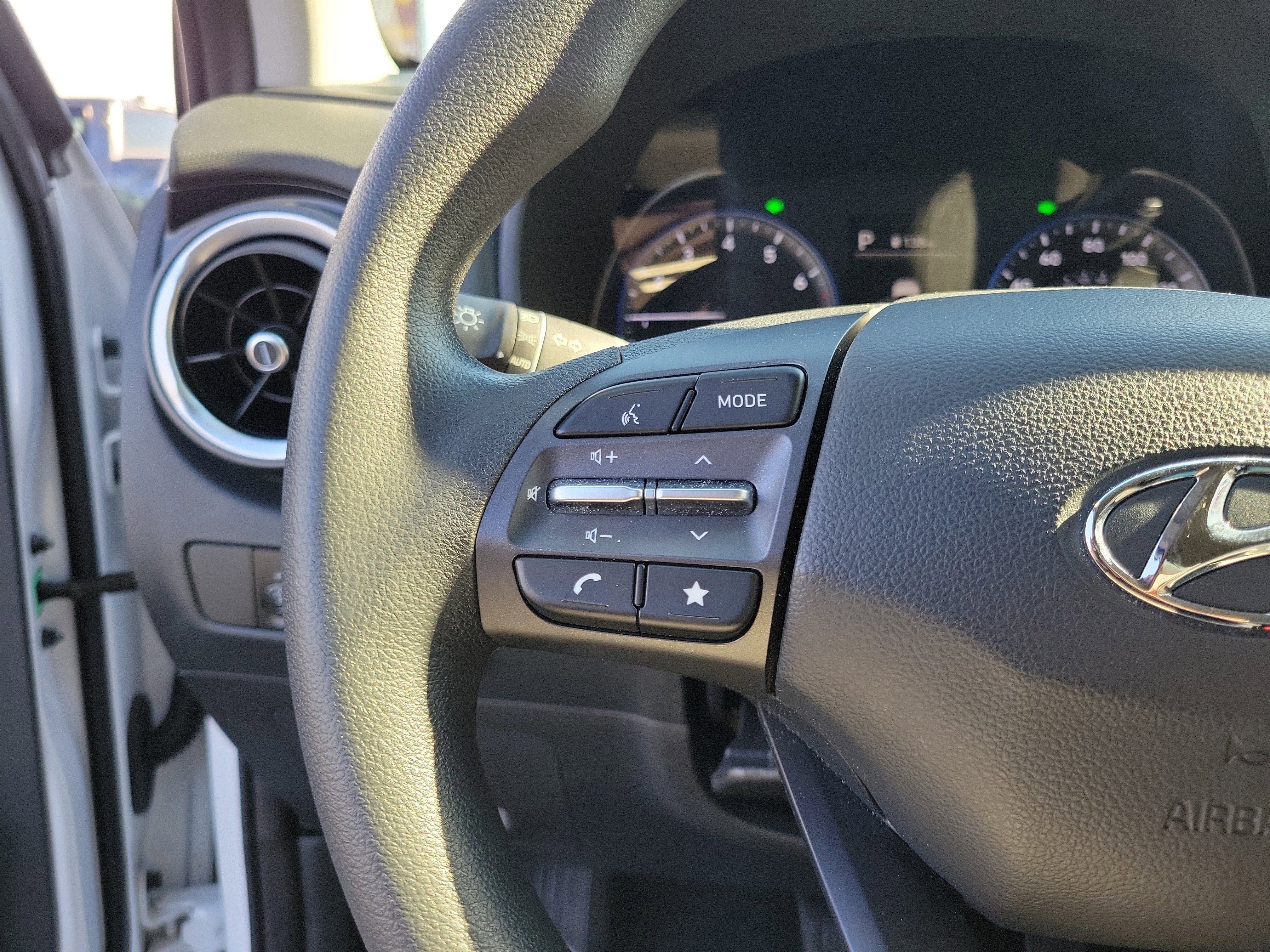 Used 2023 Hyundai Kona SEL w/ Cargo Package image 22