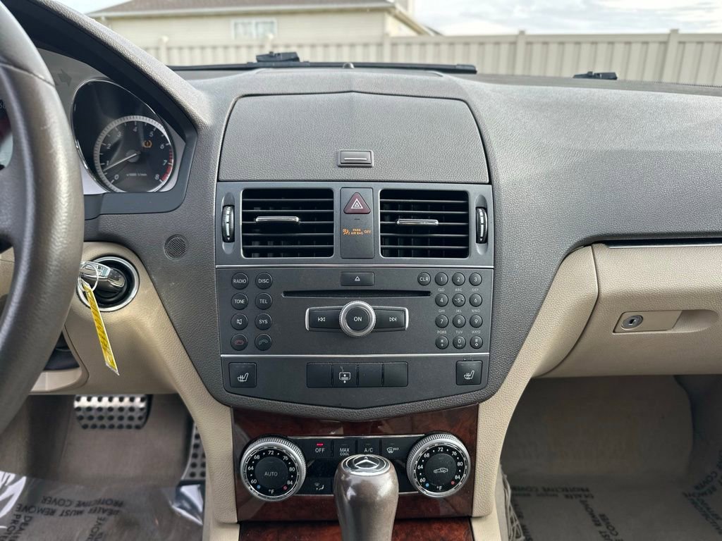 Used 2011 Mercedes-Benz C 300 4MATIC Sedan image 34