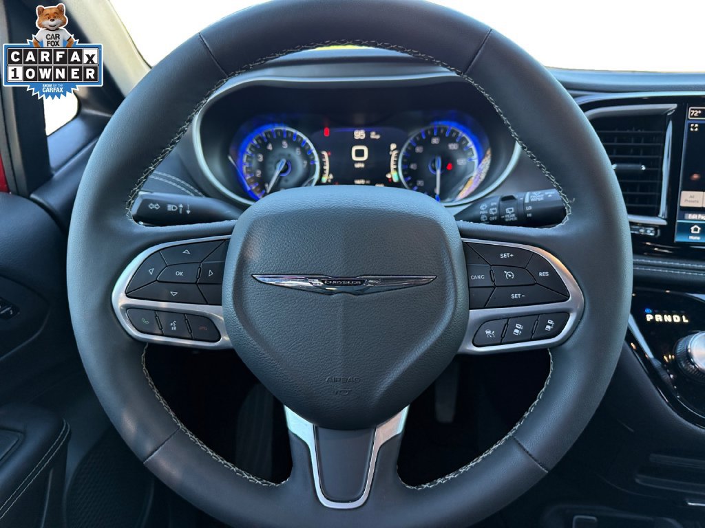 Used 2026 Chrysler Pacifica Select FWD image 11