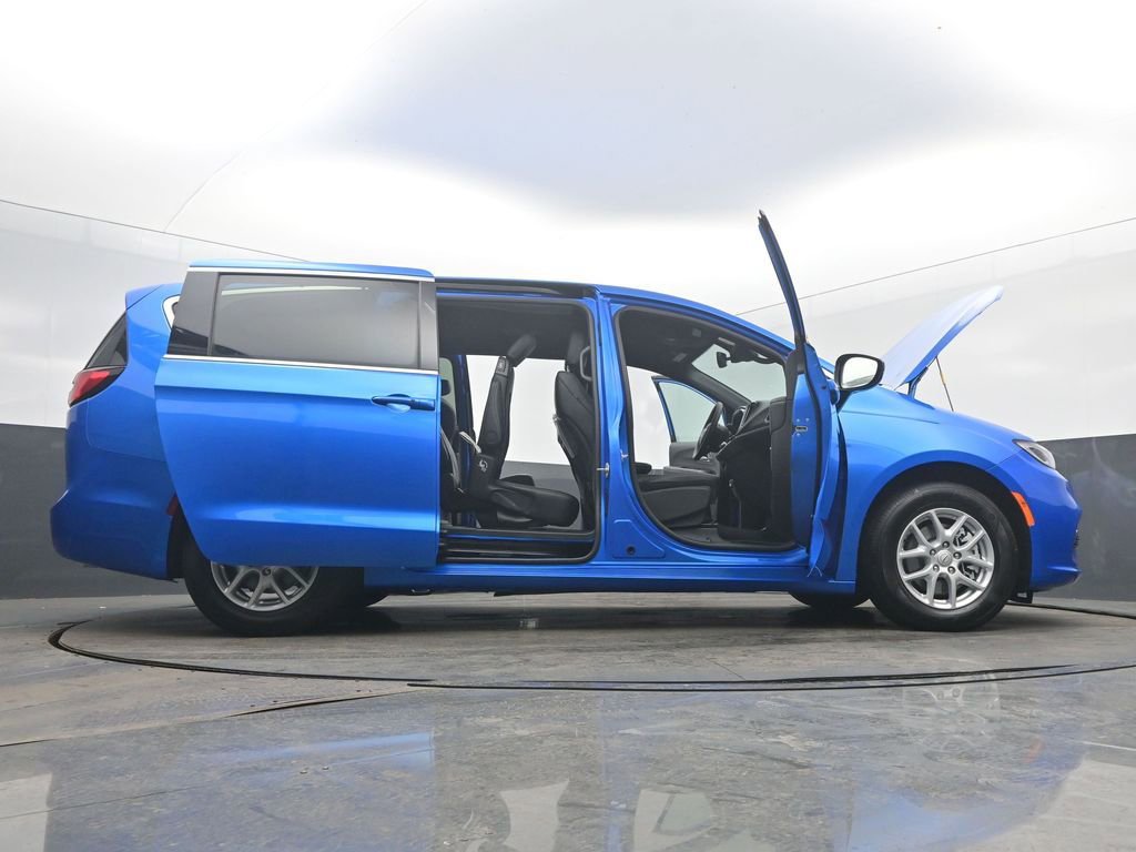 New 2026 Chrysler Pacifica Select image 61