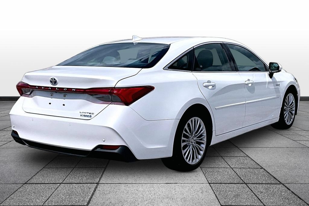 Used 2019 Toyota Avalon Limited w/ Advanced Safety Package FWD image 12