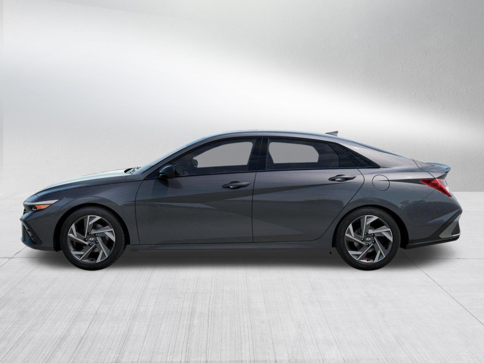 New 2026 Hyundai Elantra SEL Sport Premium image 3