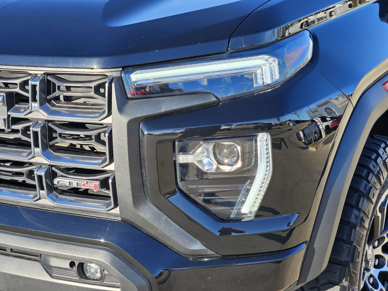 Used 2023 GMC Canyon AT4 w/ AT4 Premium Package image 11